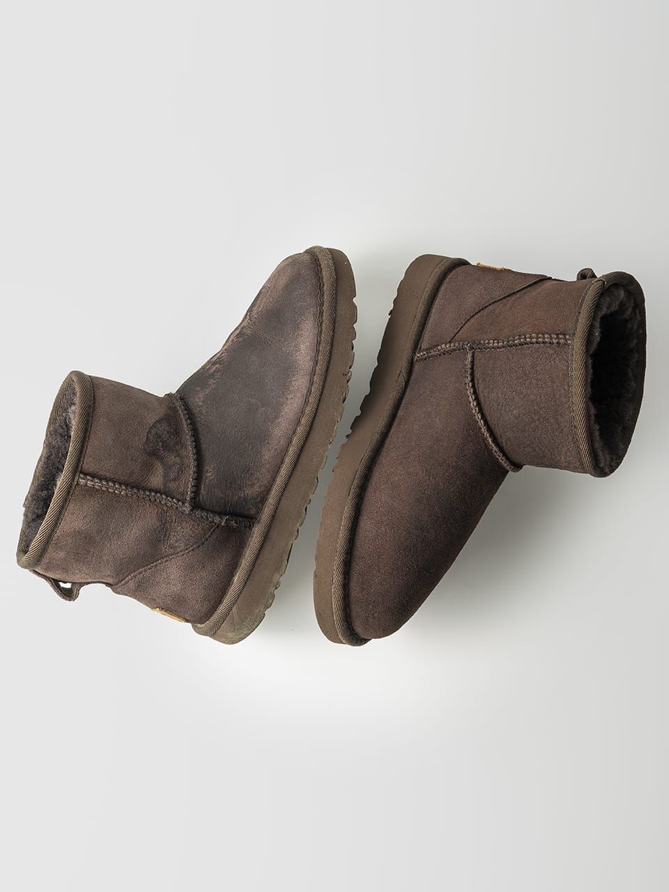 Пример работы с серыми ботинками после обслуживания